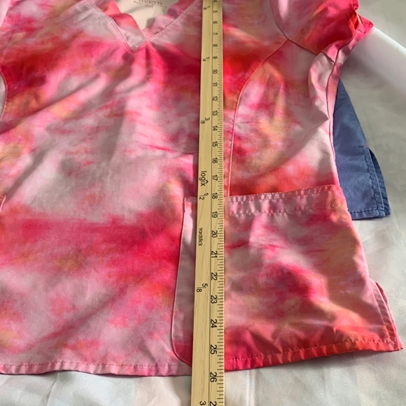 Scrub Tops (3) Women’s Medium Navy Blue Pink WonderWink Prints Maeve ScrubStar - Picture 4 of 16